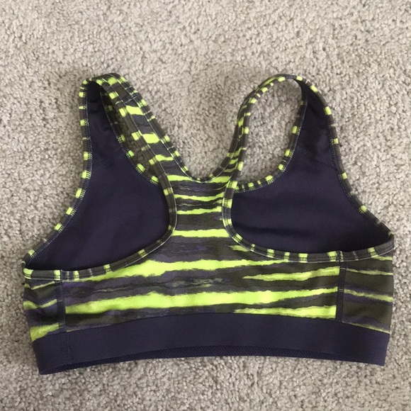 cute nike sports bra! - Picture 2 of 4